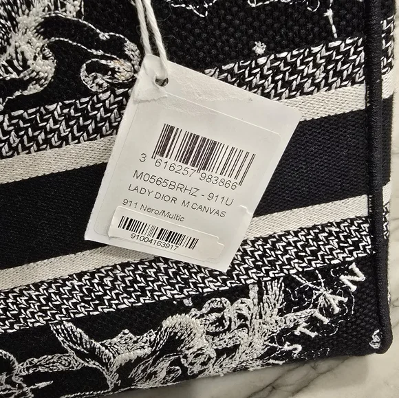 🔥RARE🔥 Dior Medium Lady Dior Bag - Picture 7 of 15